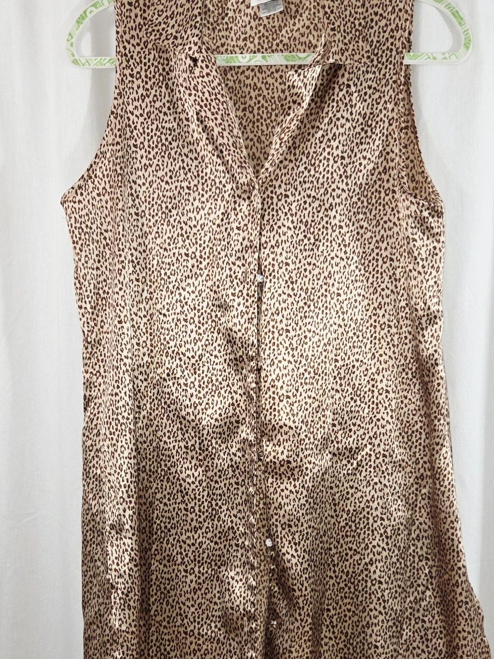 Cinema Étoile Leopard Print Satin Sleeveless Button-Down Top